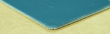 (20PVC2AG G)  Конвейерная полимерно-тканевая лента PVC толщиной 2,0 мм, глянцевая гладкая, темно-зеленая от производителя АМА Комплект